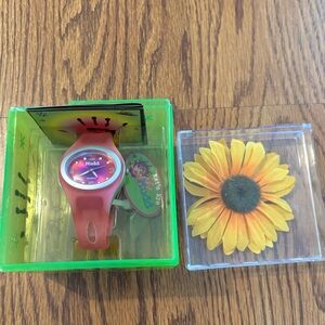 Vintage Y2K Mudd Hot Pink Silicone Watch with Floral